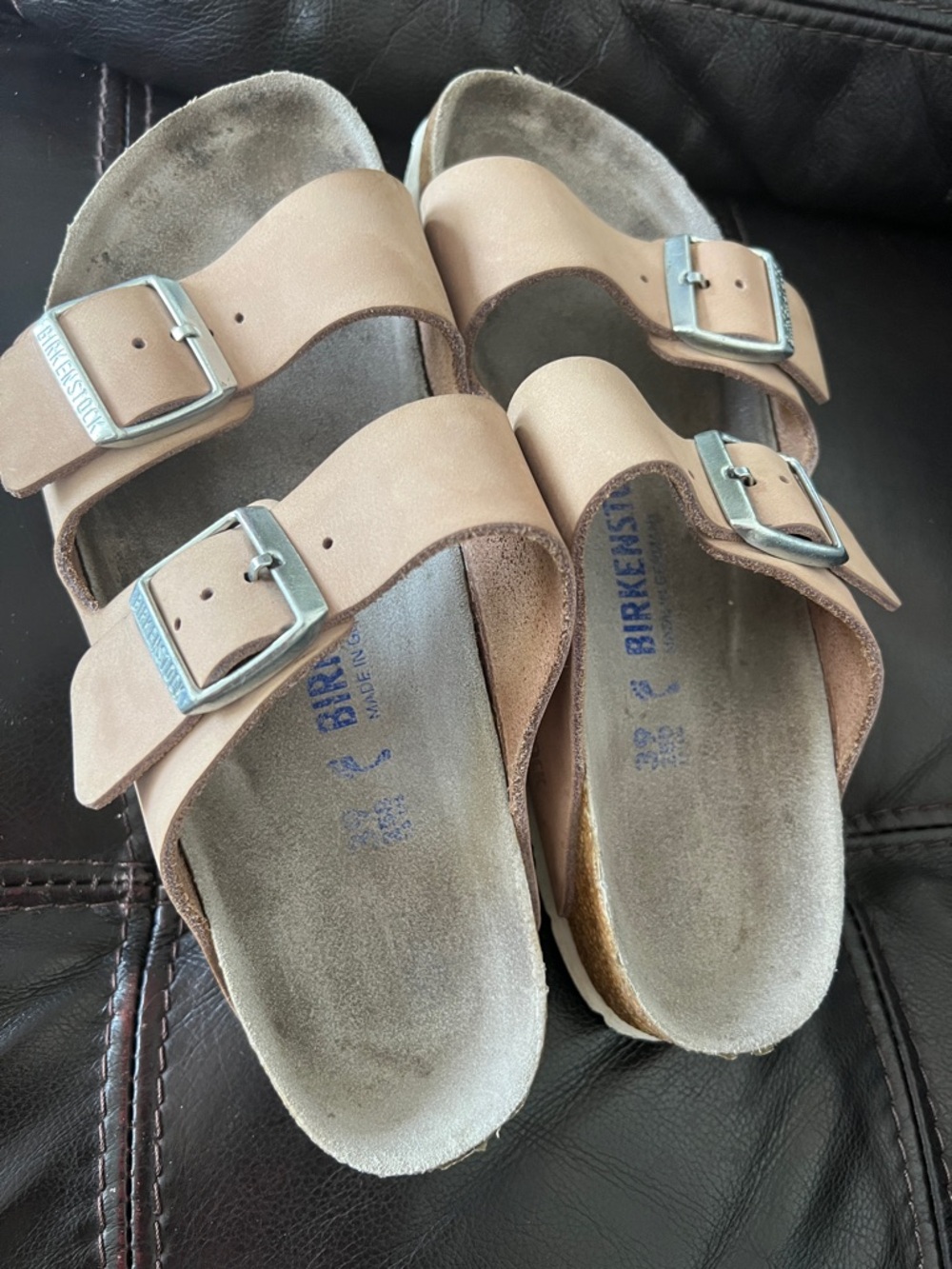 Birkenstock Sandals in Light Brown Suede